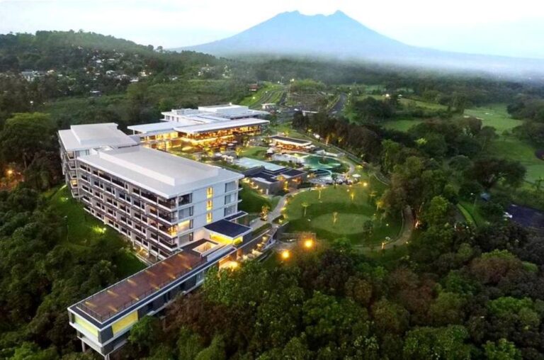 Royal Tulip Hotel Gunung Geulis